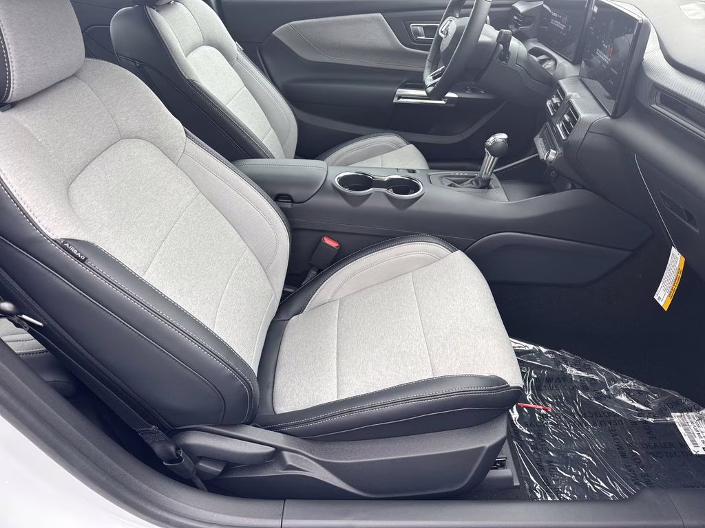 2025 Oxford White Ford Mustang EcoBoost RWD Coupe