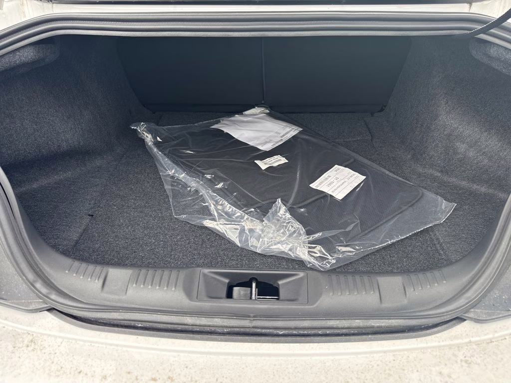 2025 Oxford White Ford Mustang EcoBoost RWD Coupe