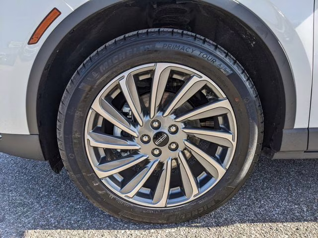 2025 White Metallic Lincoln Corsair Reserve FWD SUV