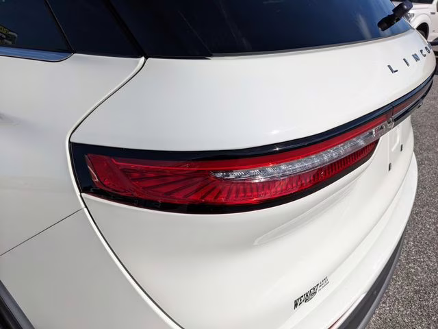 2025 White Metallic Lincoln Corsair Reserve FWD SUV