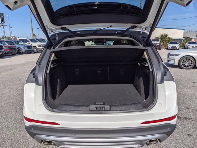 2025 White Metallic Lincoln Corsair Reserve FWD SUV