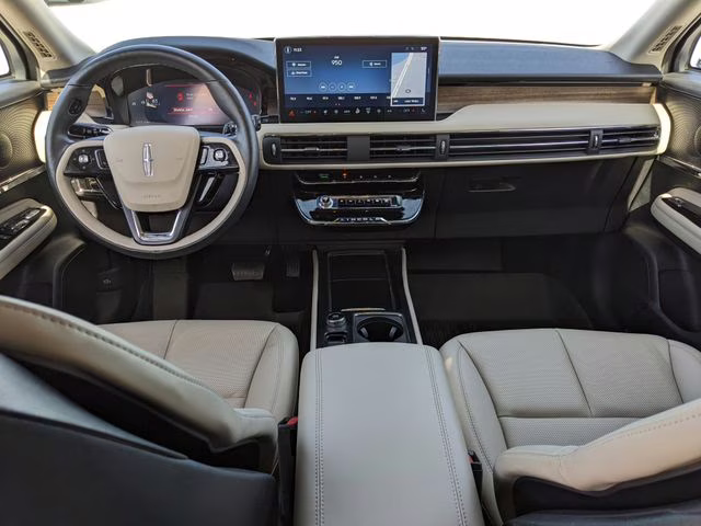 2025 White Metallic Lincoln Corsair Reserve FWD SUV