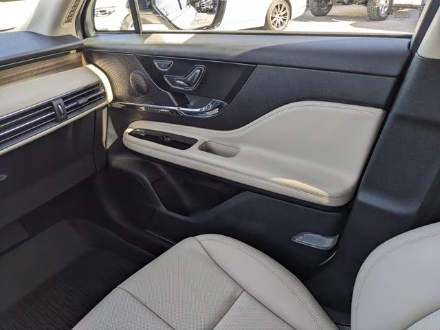 2025 White Metallic Lincoln Corsair Reserve FWD SUV