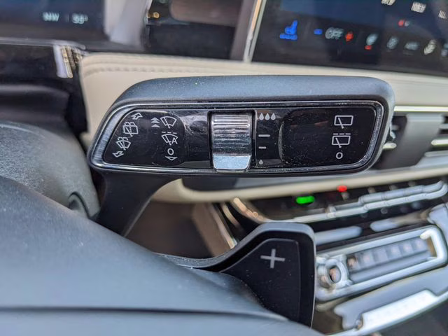 2025 White Metallic Lincoln Corsair Reserve FWD SUV
