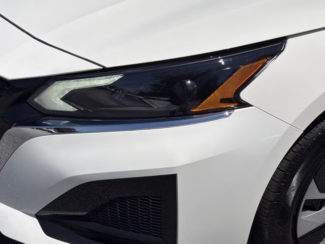 2025 Glacier White Nissan Altima 2.5 S FWD Sedan