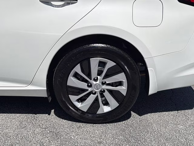 2025 Glacier White Nissan Altima 2.5 S FWD Sedan