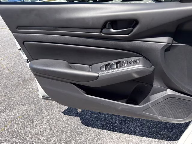 2025 Glacier White Nissan Altima 2.5 S FWD Sedan