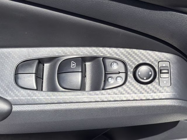 2025 Glacier White Nissan Altima 2.5 S FWD Sedan