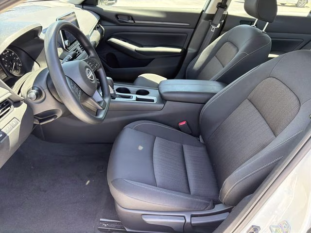 2025 Glacier White Nissan Altima 2.5 S FWD Sedan