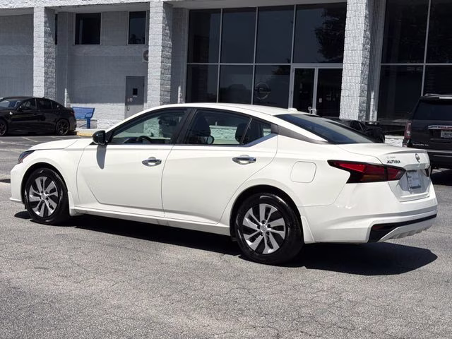 2025 Glacier White Nissan Altima 2.5 S FWD Sedan