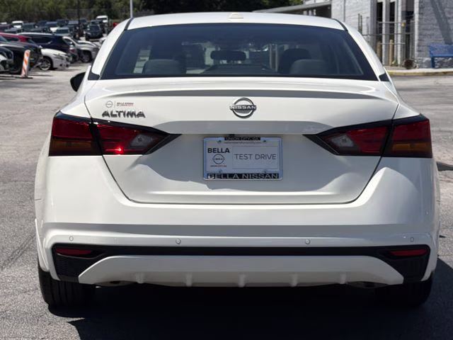2025 Glacier White Nissan Altima 2.5 S FWD Sedan