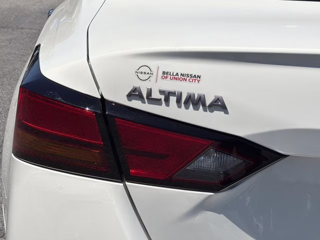 2025 Glacier White Nissan Altima 2.5 S FWD Sedan