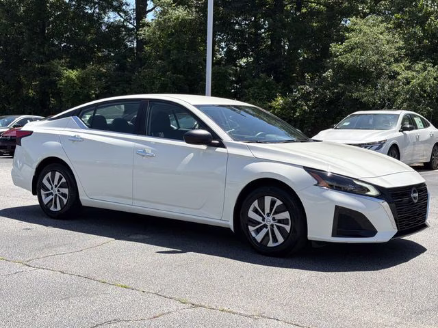 2025 Glacier White Nissan Altima 2.5 S FWD Sedan