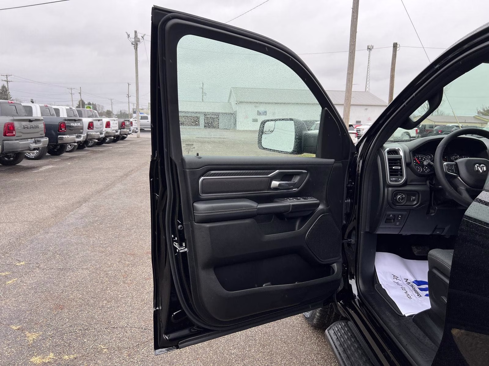 2026 Diamond Black Crystal Pearlcoat Ram 1500 Big Horn 4X4 Truck
