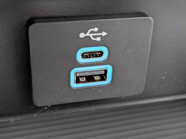 2026 Oxford White Ford Super Duty F-250 SRW XL 4X4 Truck