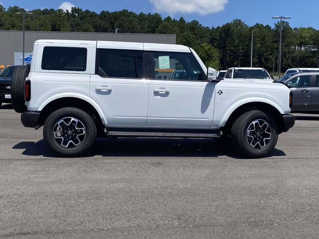 2026 Oxford White Ford Bronco Outer Banks 4X4 SUV