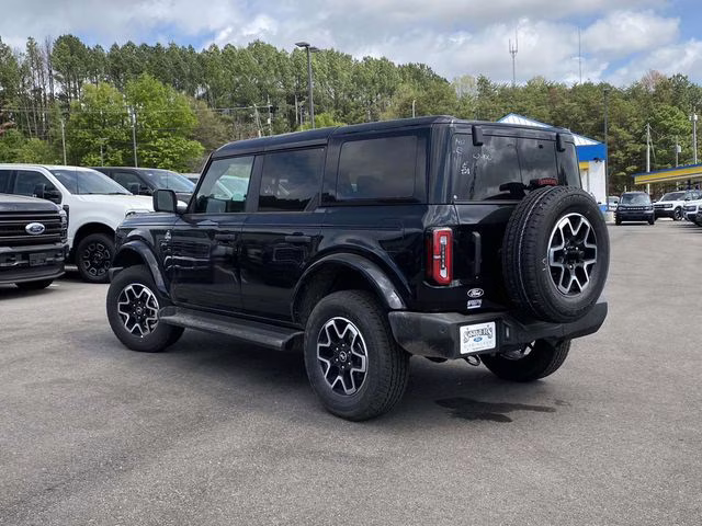 2026 Shadow Black Ford Bronco Outer Banks 4X4 SUV