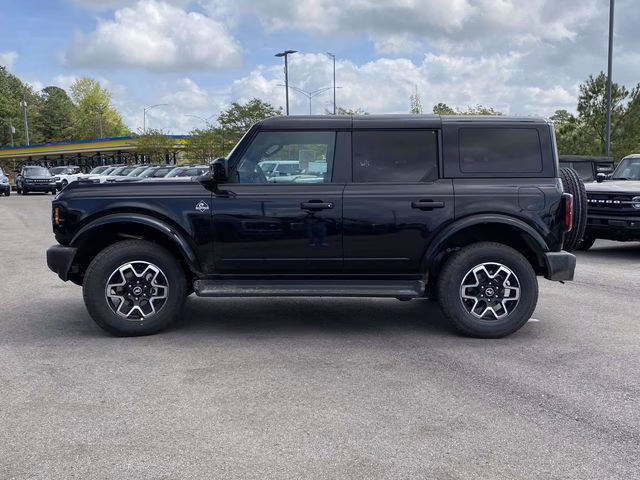 2026 Shadow Black Ford Bronco Outer Banks 4X4 SUV