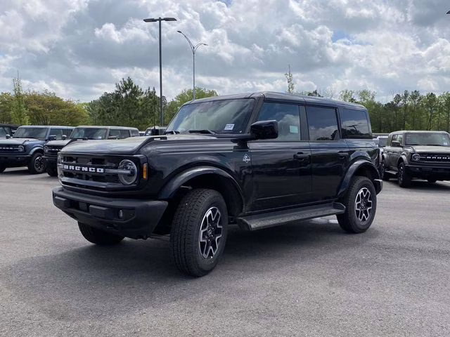 2026 Shadow Black Ford Bronco Outer Banks 4X4 SUV
