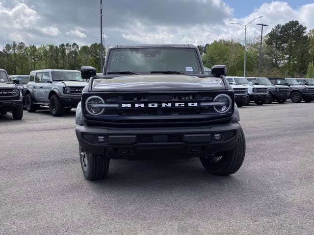 2026 Shadow Black Ford Bronco Outer Banks 4X4 SUV