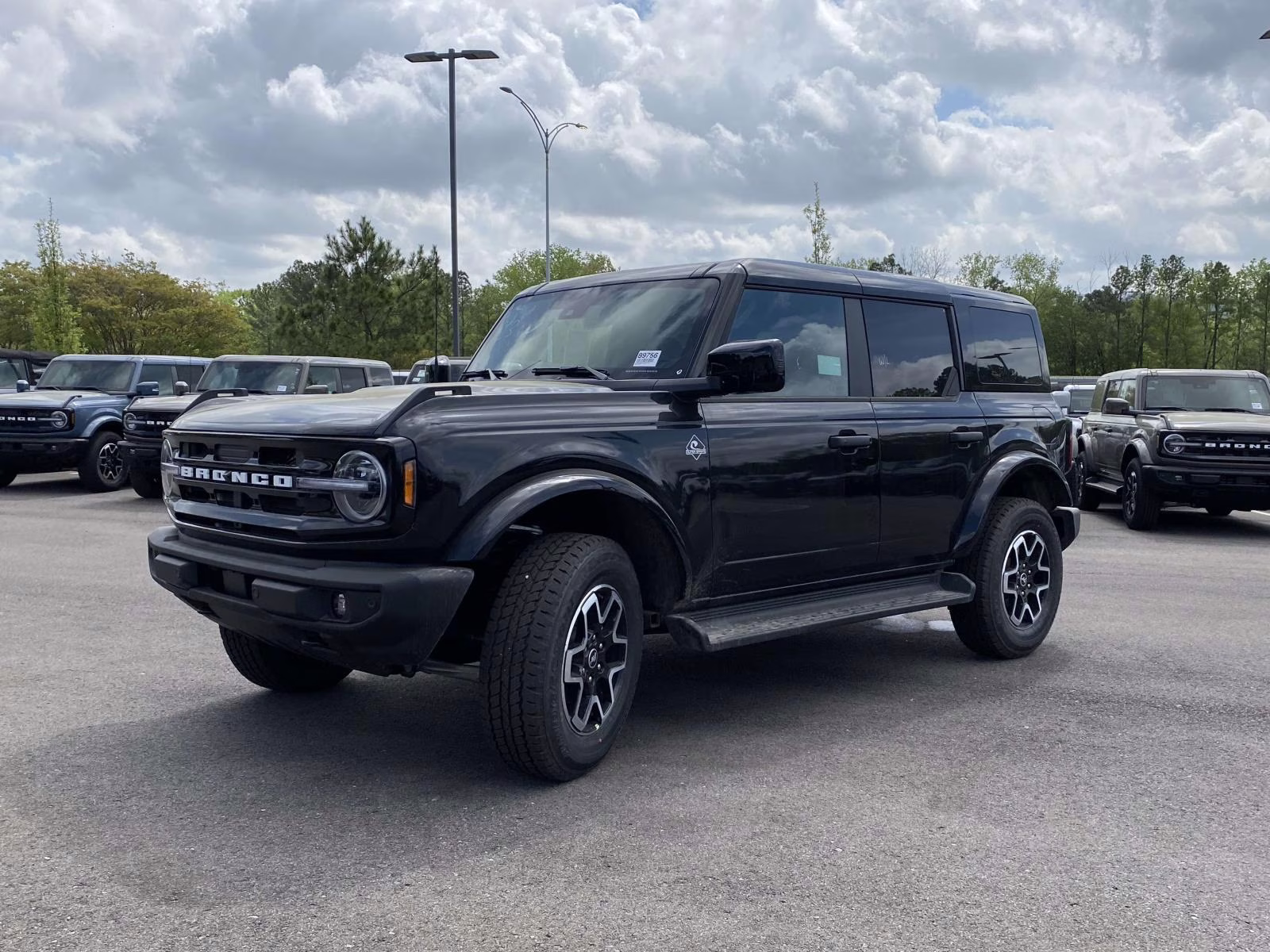 2026 Shadow Black Ford Bronco Outer Banks 4X4 SUV