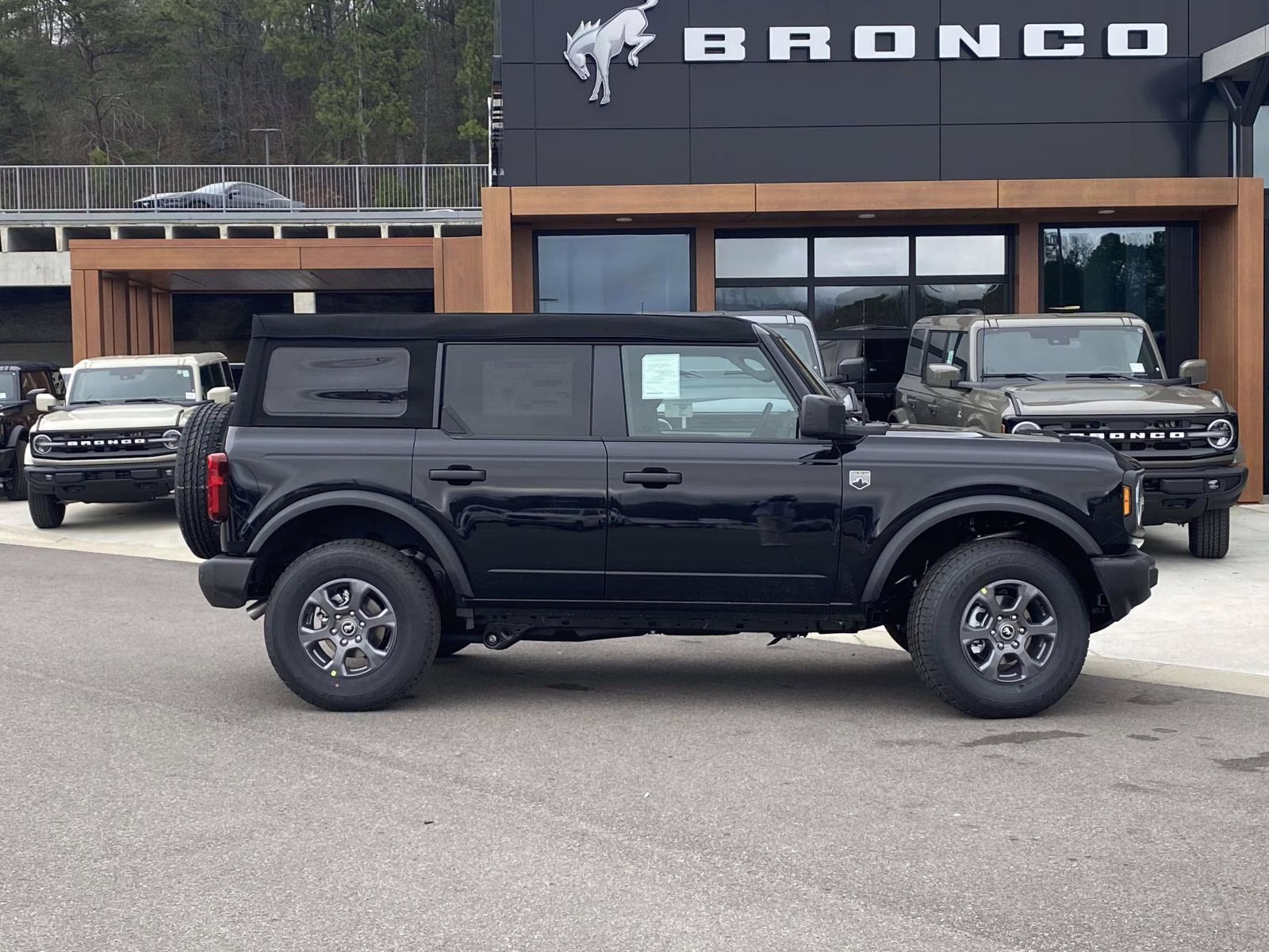 2026 Shadow Black Ford Bronco Big Bend 4X4 SUV