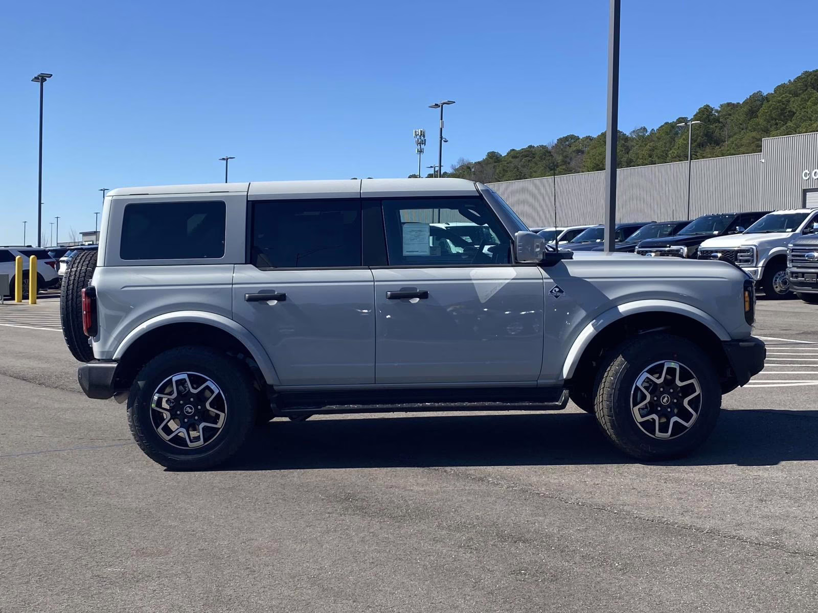 2026 Avalanche Ford Bronco Outer Banks 4X4 SUV