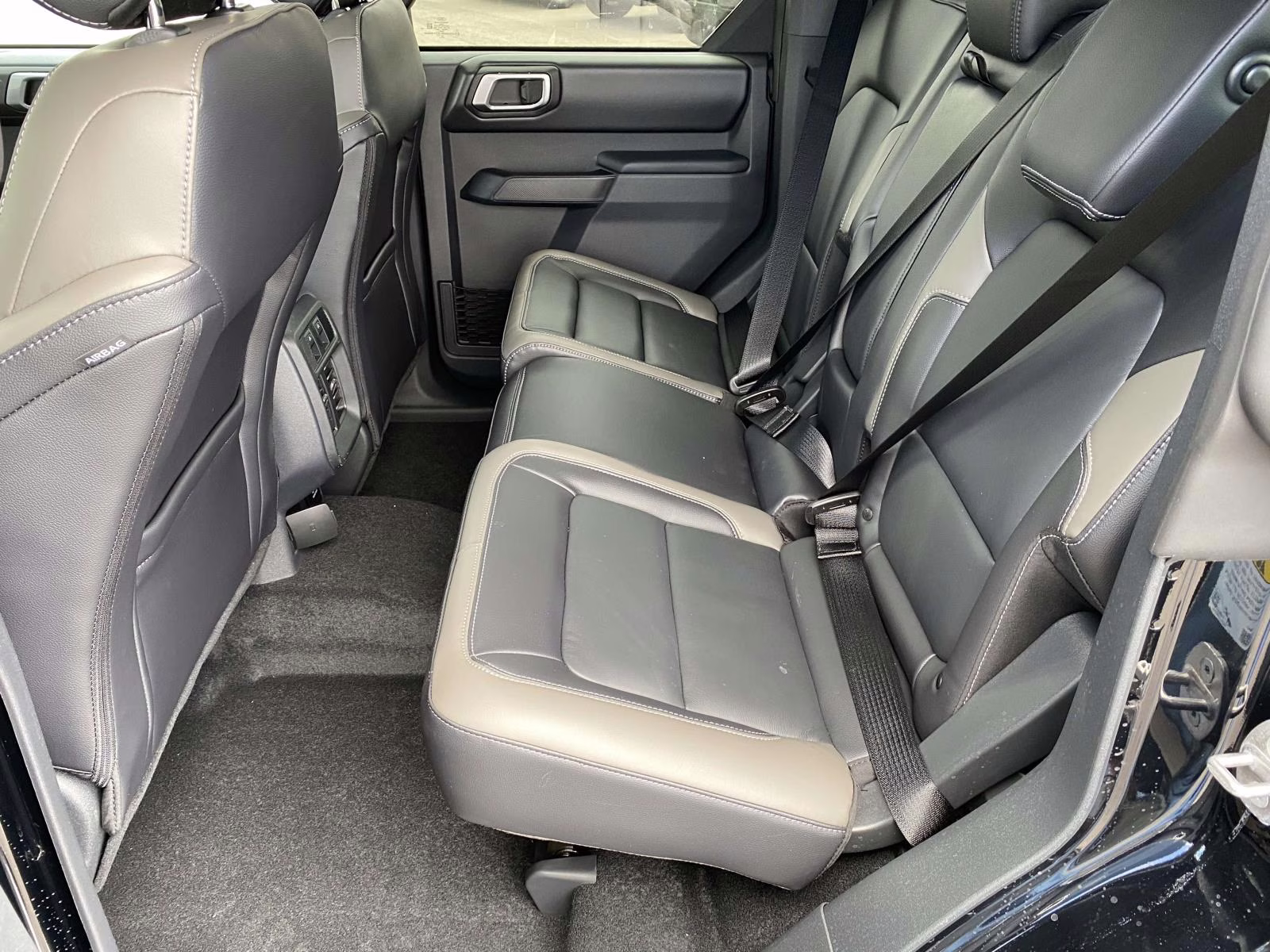 2026 Shadow Black Ford Bronco Outer Banks 4X4 SUV