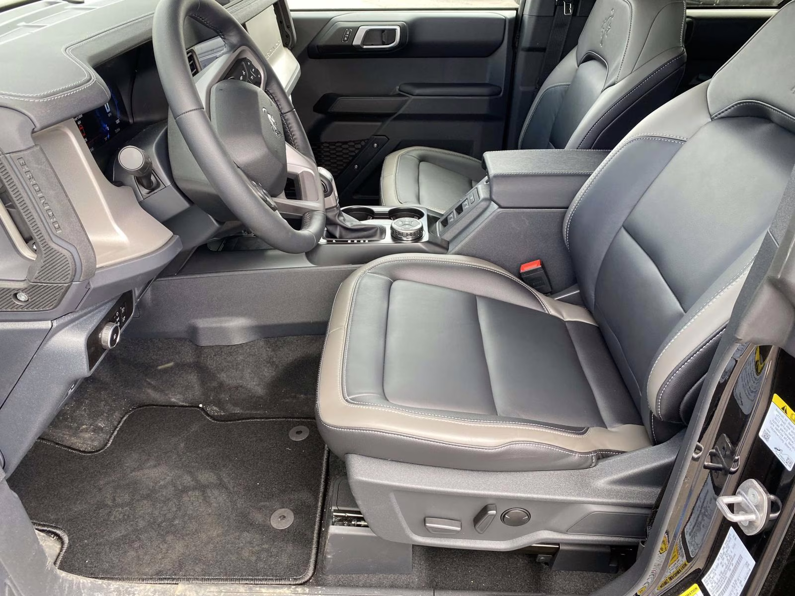 2026 Shadow Black Ford Bronco Outer Banks 4X4 SUV