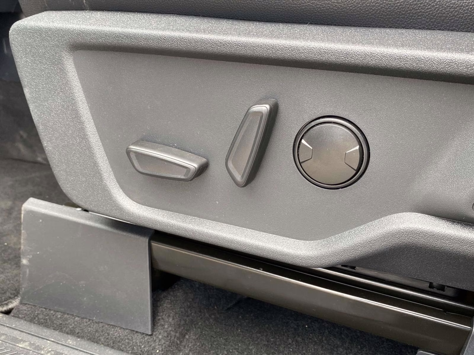 2026 Shadow Black Ford Bronco Outer Banks 4X4 SUV