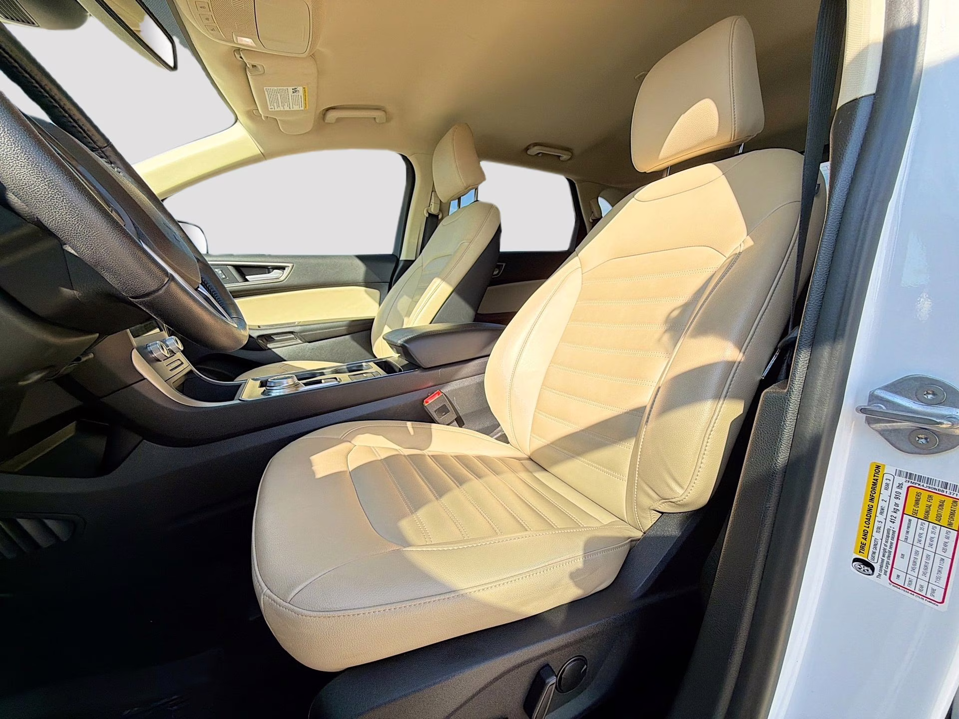 2022 Oxford White Ford Edge SEL AWD SUV