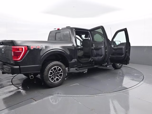2022 Black Metallic Ford F-150 XLT 4X4 Truck
