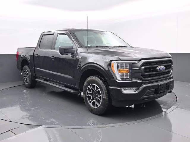 2022 Black Metallic Ford F-150 XLT 4X4 Truck