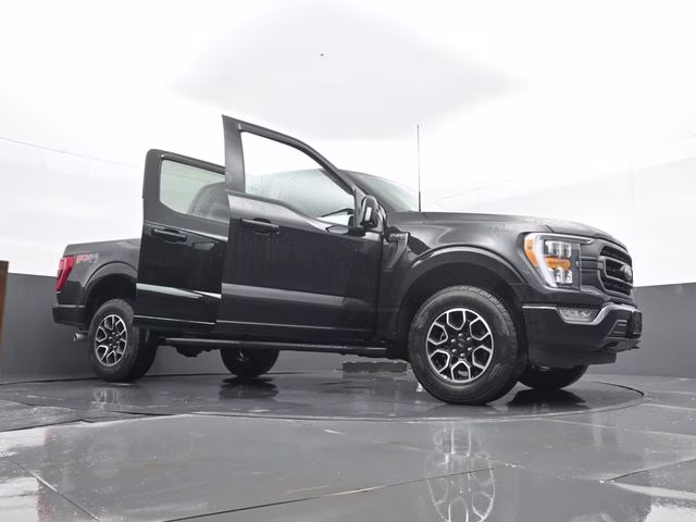 2022 Black Metallic Ford F-150 XLT 4X4 Truck