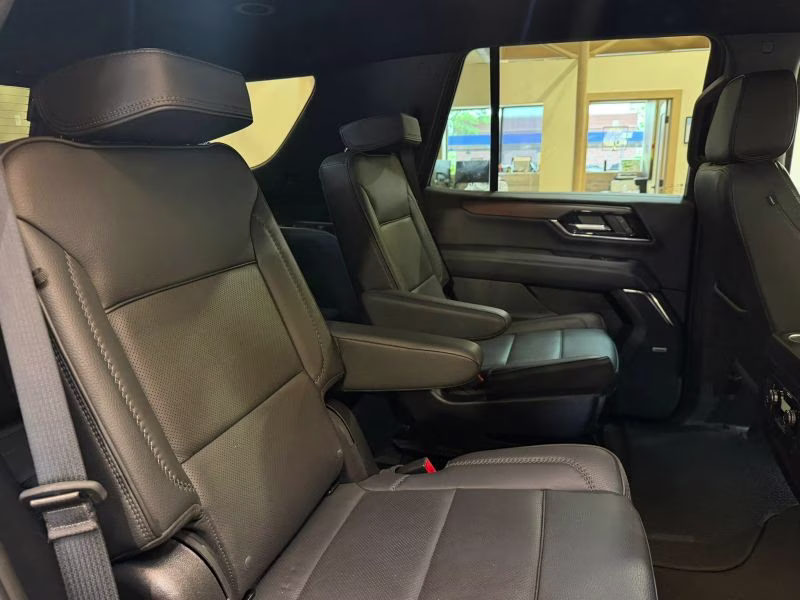 2025 Sterling Metallic GMC Yukon Denali Sport Utility 4D 4X4 SUV