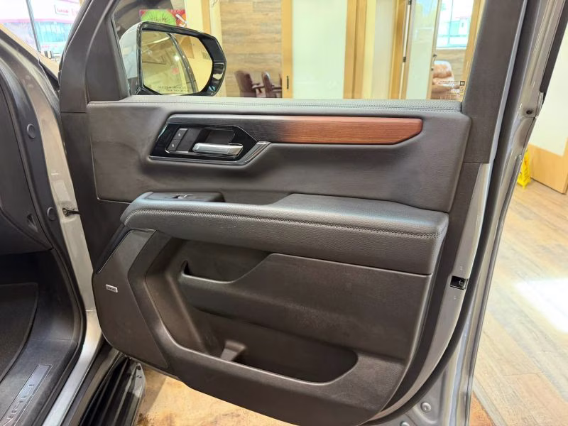 2025 Sterling Metallic GMC Yukon Denali Sport Utility 4D 4X4 SUV