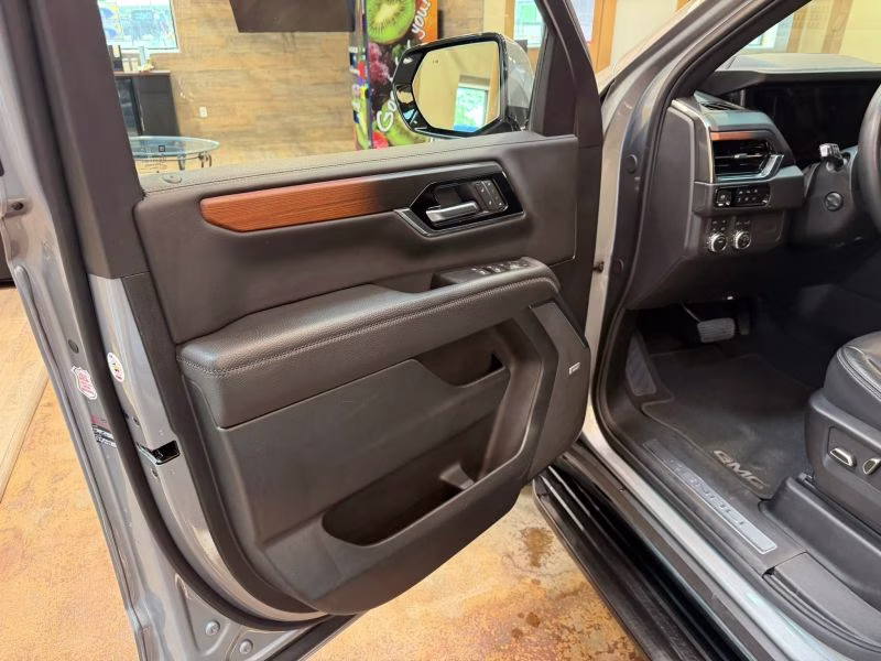 2025 Sterling Metallic GMC Yukon Denali Sport Utility 4D 4X4 SUV