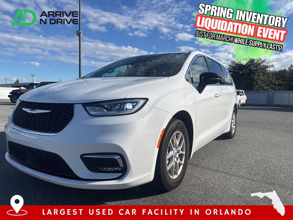 2024 Bright White Clearcoat Chrysler Pacifica Touring L FWD Van