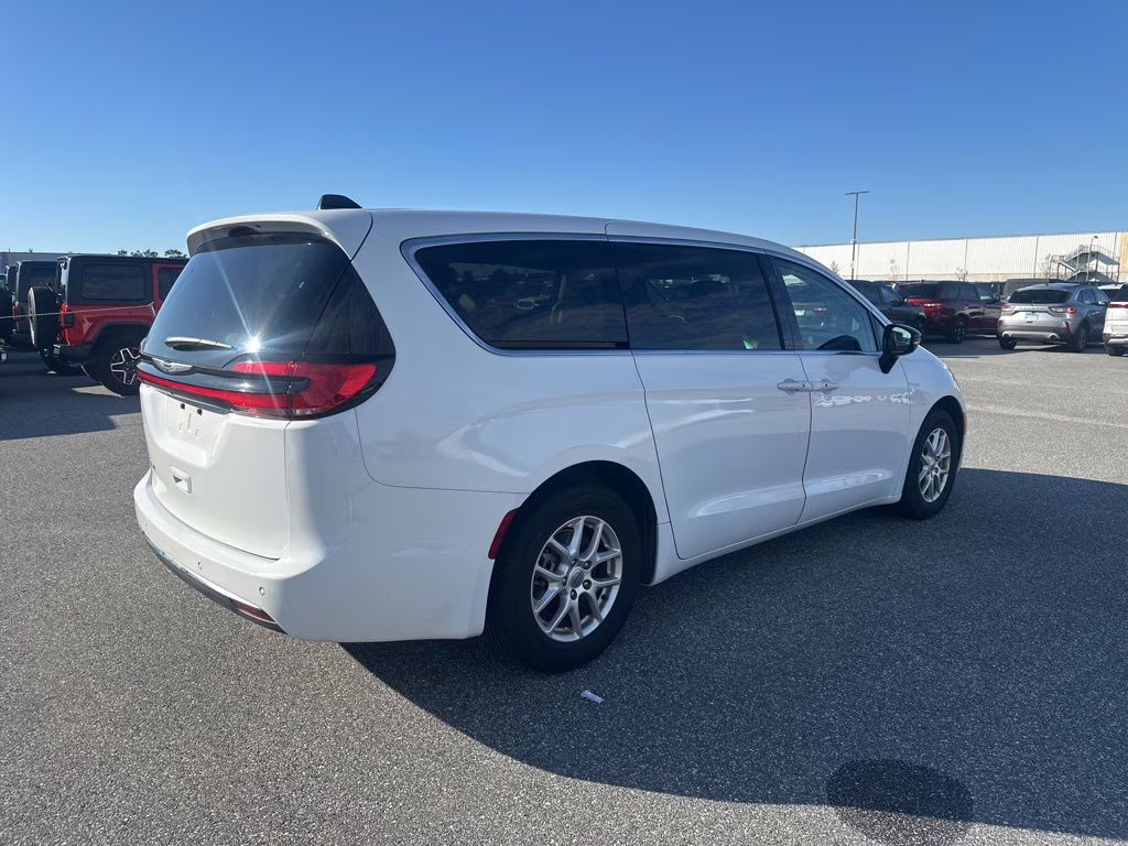 2024 Bright White Clearcoat Chrysler Pacifica Touring L FWD Van