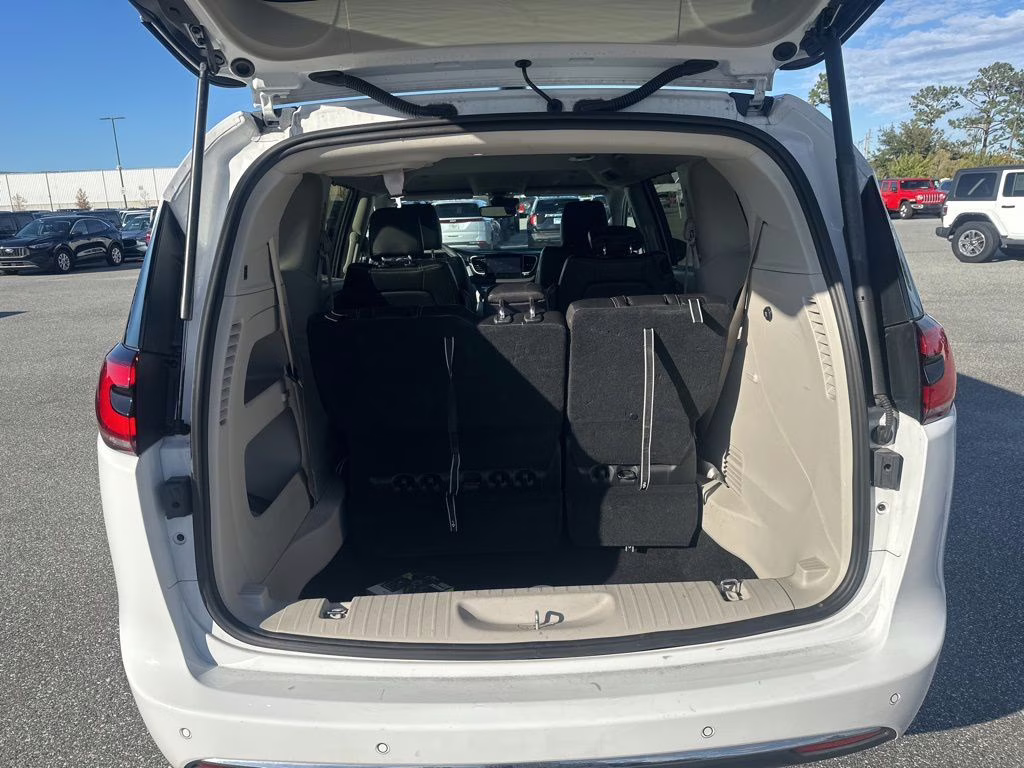 2024 Bright White Clearcoat Chrysler Pacifica Touring L FWD Van