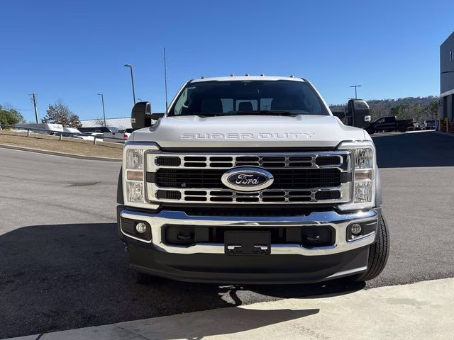 2026 Oxford White Ford Super Duty F-450 DRW XL 4X4 Chassis