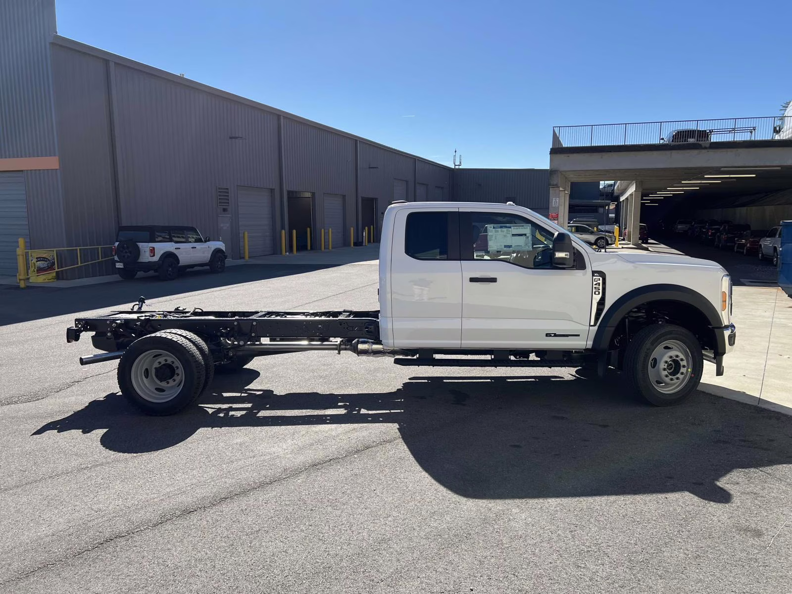 2026 Oxford White Ford Super Duty F-450 DRW XL 4X4 Chassis