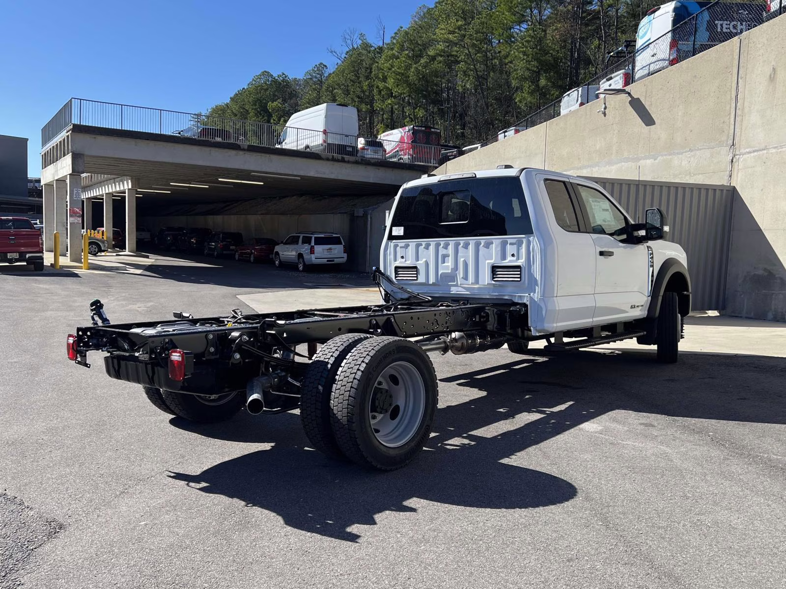 2026 Oxford White Ford Super Duty F-450 DRW XL 4X4 Chassis