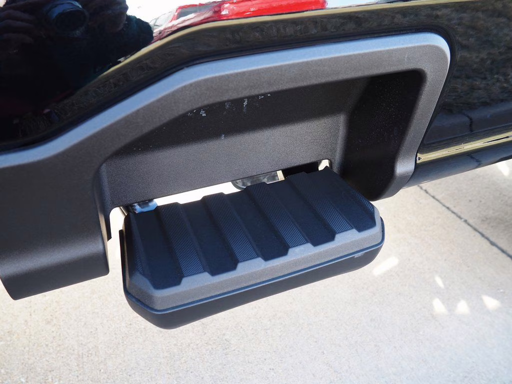 2026 Black Metallic Ford Super Duty F-350 SRW Lariat 4X4 Truck