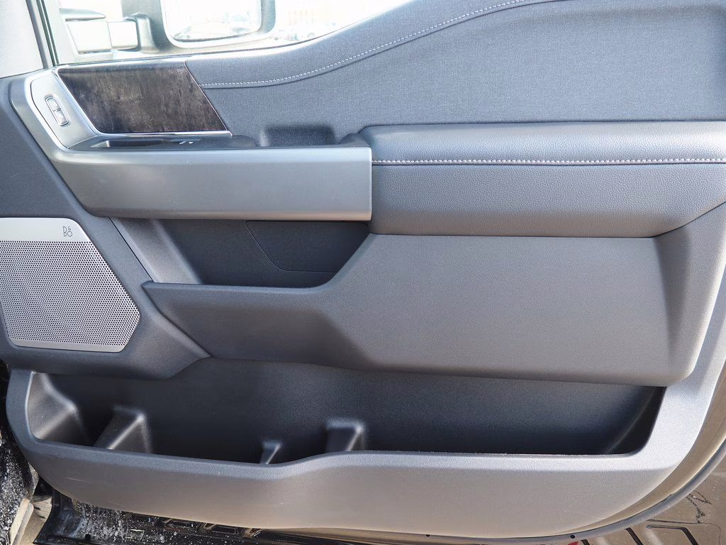 2026 Black Metallic Ford Super Duty F-350 SRW Lariat 4X4 Truck