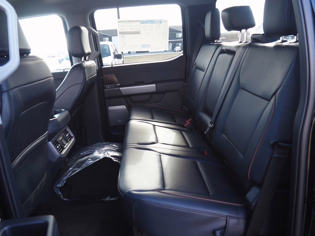 2026 Black Metallic Ford Super Duty F-350 SRW Lariat 4X4 Truck