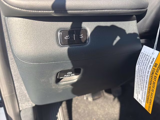 2026 Star White Metallic Tri-Coat Lincoln Navigator Reserve 4X4 SUV