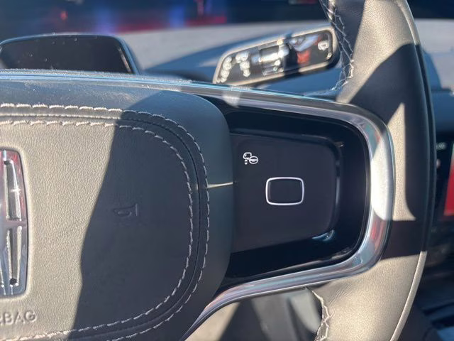 2026 Star White Metallic Tri-Coat Lincoln Navigator Reserve 4X4 SUV