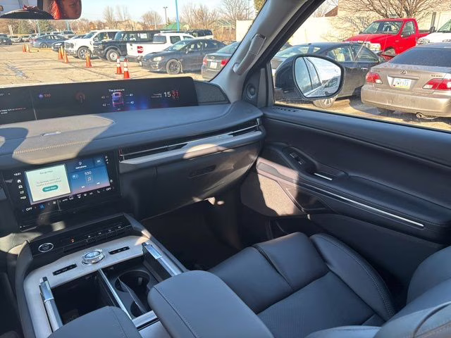 2026 Star White Metallic Tri-Coat Lincoln Navigator Reserve 4X4 SUV