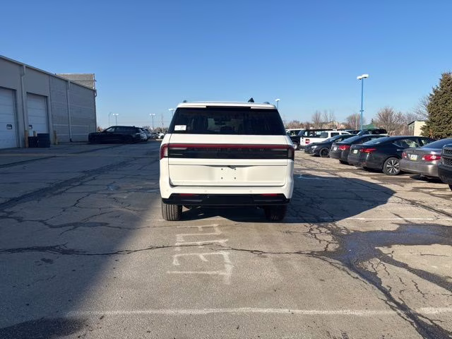 2026 Star White Metallic Tri-Coat Lincoln Navigator Reserve 4X4 SUV